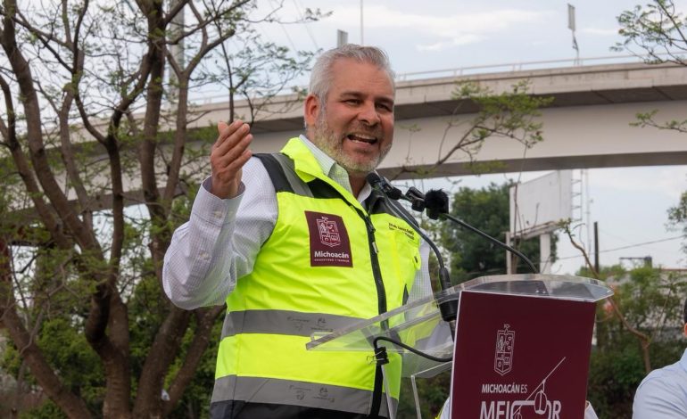 ¡Adiós al tráfico en el sur de Morelia!; inaugura Bedolla distribuidor de salida a Pátzcuaro.