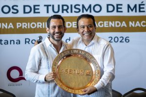 Roberto Monroy rinde protesta como nuevo presidente de Asetur México.