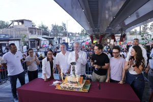 Celebra Bedolla primer aniversario del Paso Catrinas en Villas del Pedregal.