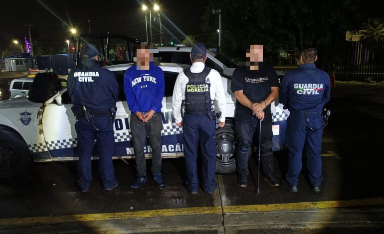 Detienen Policía Morelia y Guardia Civil a Colombiano y Sinaloense por asalto con violencia a tienda Oxxo Centro