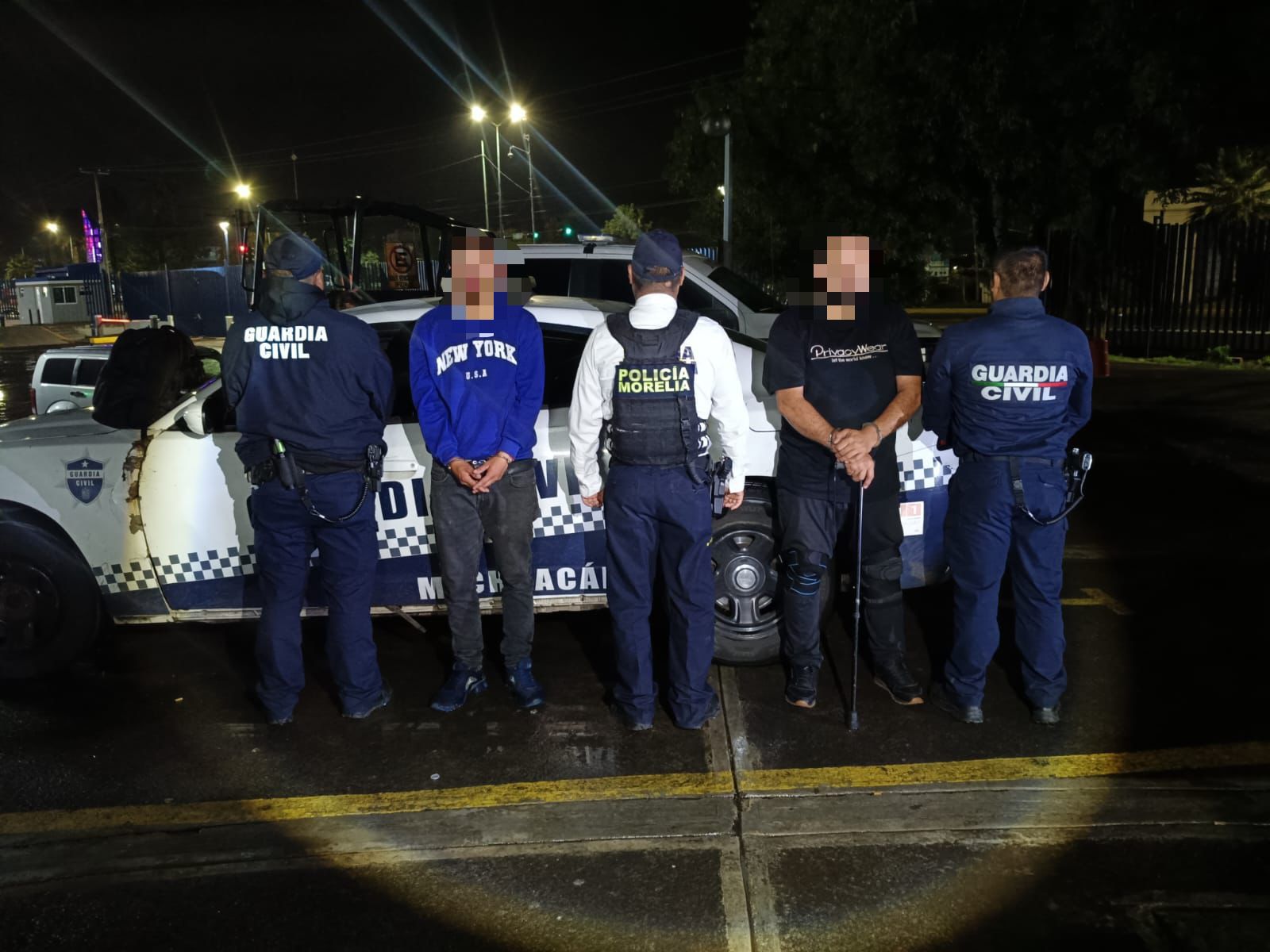 Detienen Policía Morelia y Guardia Civil a Colombiano y Sinaloense por asalto con violencia a tienda Oxxo Centro