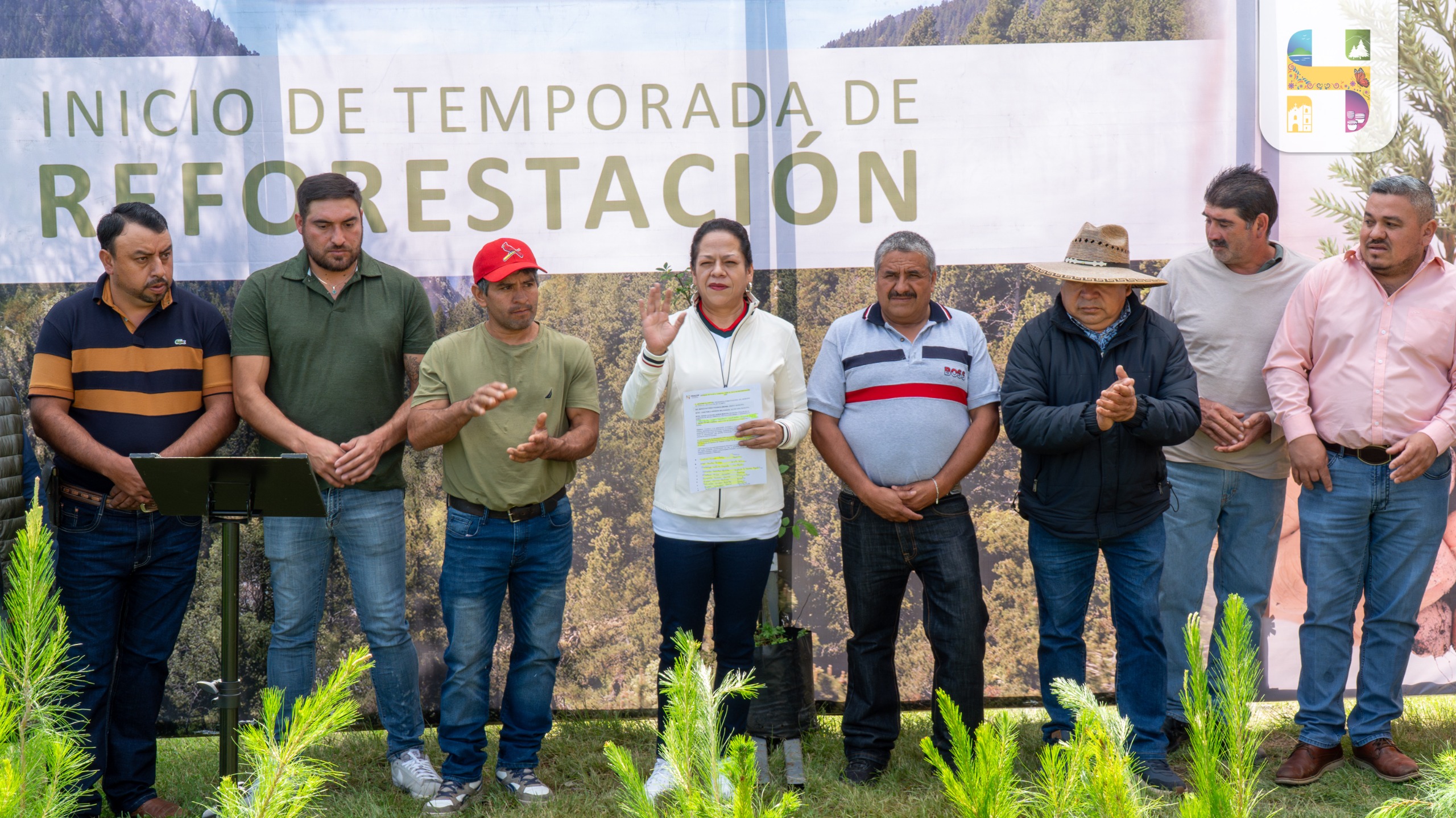 Jeovana Alcántar realizó la entrega de más de 120,000 plantas forestales de diferentes especies para la reforestación de 150 hectáreas del municipio de Hidalgo