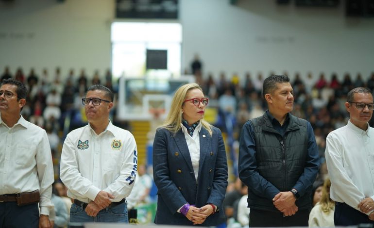 A CREER EN SÍ MISMOS, INVITÓ YARABÍ ÁVILA A ASPIRANTES QUE REALIZAN EL EXAMEN DE ADMISIÓN A LA UMSNH