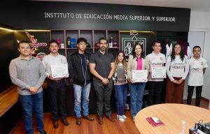 Estudiantes michoacanos ganan mundial de robótica con proyecto de drones para emergencias