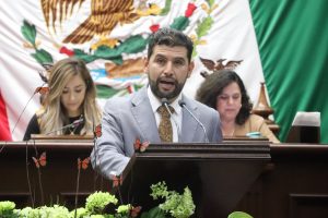 Octavio Ocampo propone poner orden en asilos y casas de atención en Michoacán para garantizar cuidados dignos a adultos mayores