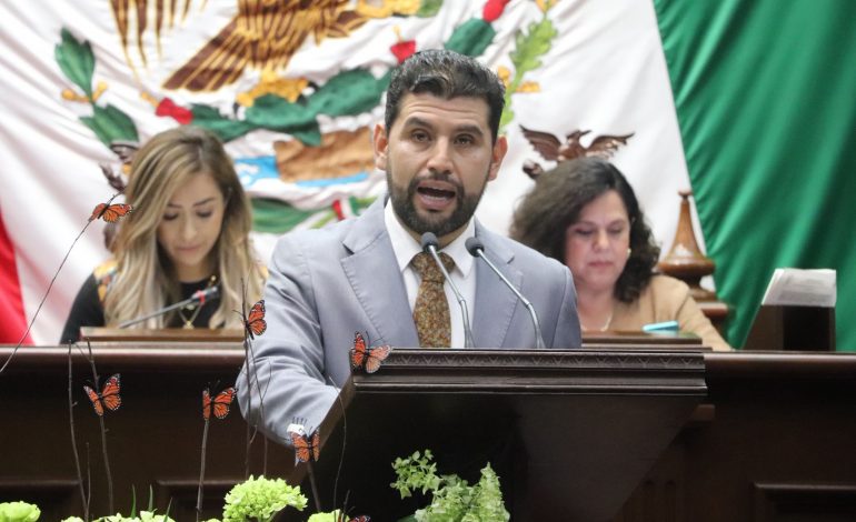 Octavio Ocampo propone poner orden en asilos y casas de atención en Michoacán para garantizar cuidados dignos a adultos mayores