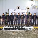 Detienen SSP y Ejército a 9 hombres con armas, uniformes y patrullas clonadas