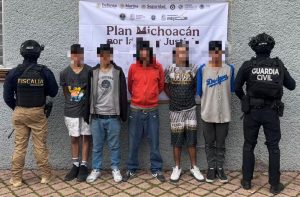 SSP brinda apoyo a FGE en cateo de inmueble en Morelia; hay 5 hombres detenidos