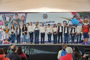 UNIVERSIDAD MICHOACANA, MADRES Y PADRES DE FAMILIA, HAGAMOS EQUIPO: RECTORA