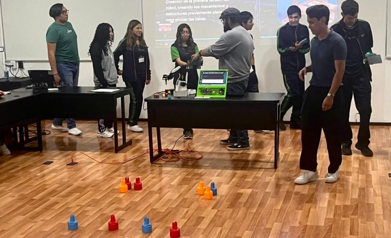 Cecytem Capula impulsa el talento estudiantil en robótica, programación e innovación