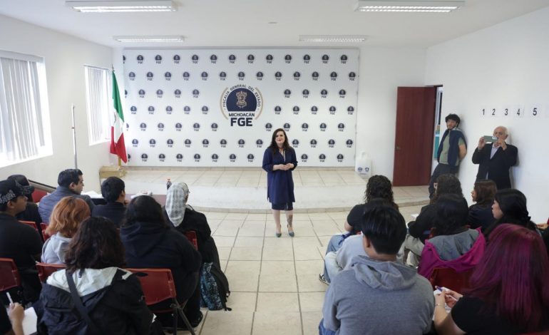 Impulsa Carlos Torres Piña vinculación académica de la FGE con estudiantes de la UMSNH