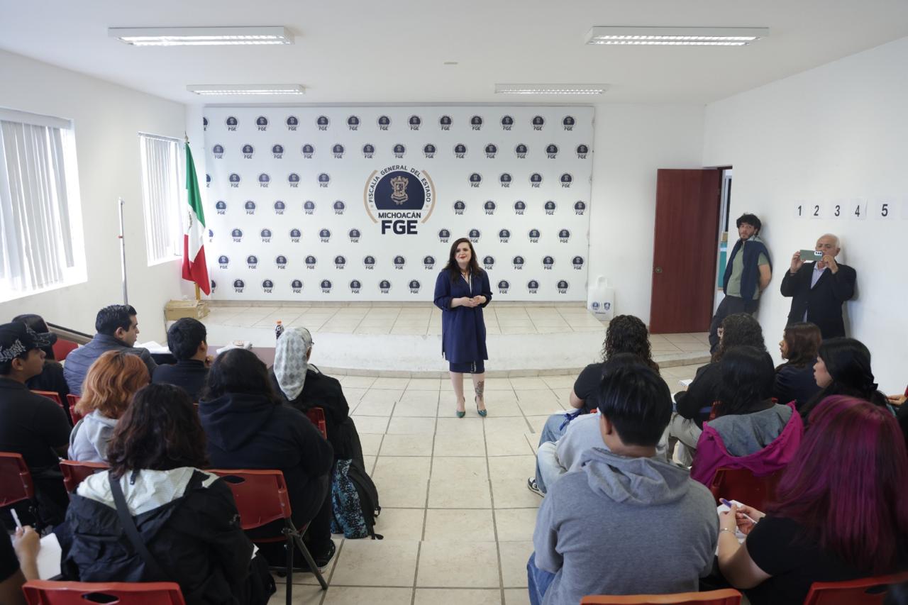 Impulsa Carlos Torres Piña vinculación académica de la FGE con estudiantes de la UMSNH