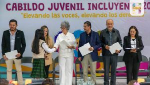Dr. Omar López Esquivel, Asesor del Ayuntamiento, asistió a la integración del Cabildo Juvenil Incluyente 2026 bajo el lema “Elevando las Voces, Elevando los Derechos”