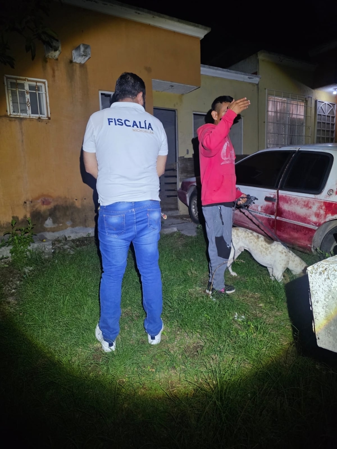 Fiscalía General rescata a un canino víctima de maltrato, durante cateo realizado en Numarán