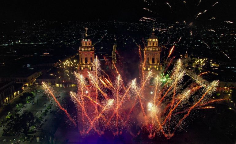 Fiebre mundialista arranca en Morelia con edición especial del encendido de Catedral