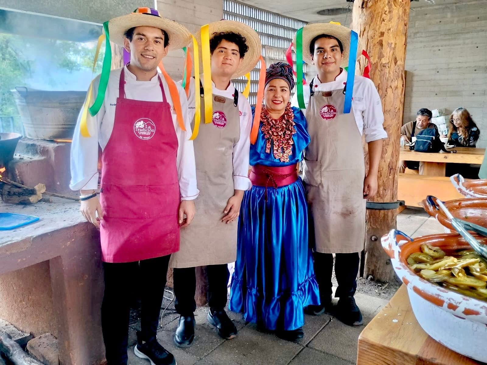 Michoacán conquistó Los Pinos con sus cocineras tradicionales
