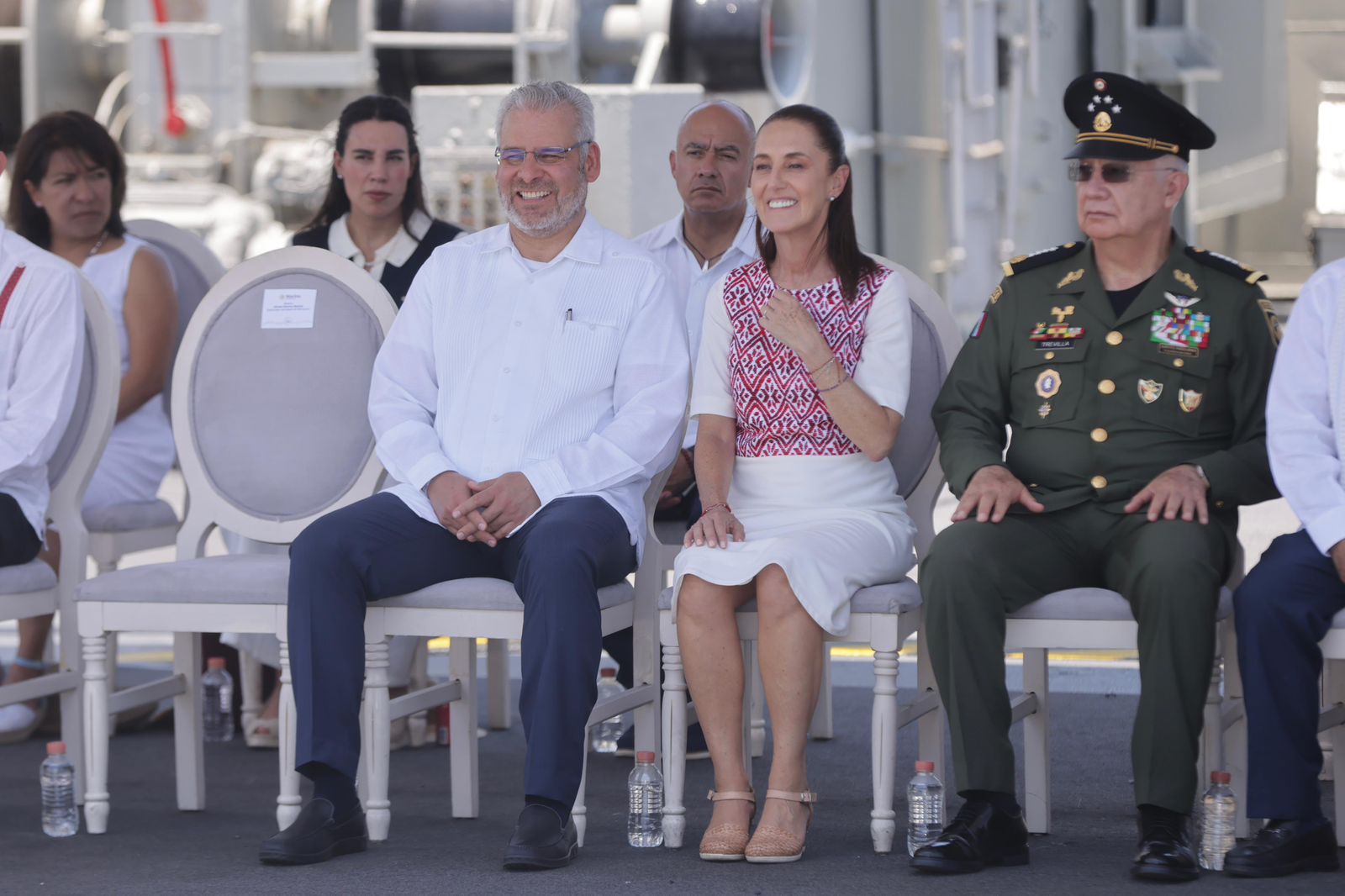Bedolla y Sheinbaum honran a la Marina Armada desde Michoacán.