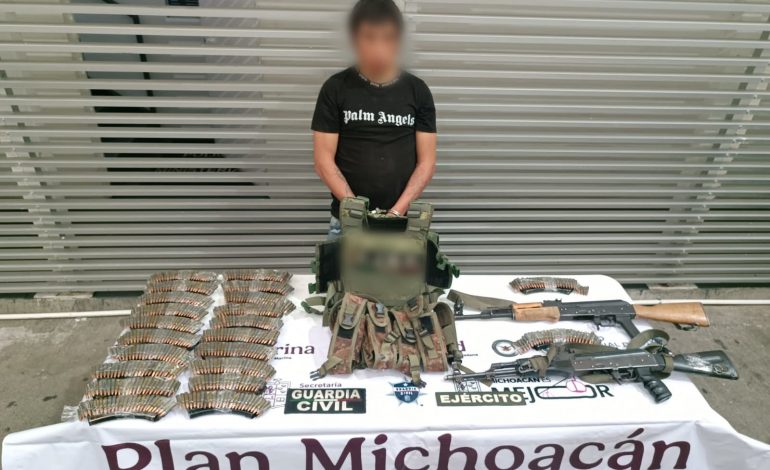 Tras repeler agresión, SSP y Defensa detienen a dos hombres en posesión de dos fusiles.