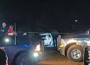 Movilización policial en Morelia: Localizan auto siniestrado y un cuerpo sin vida en el camino a Chiquimitío