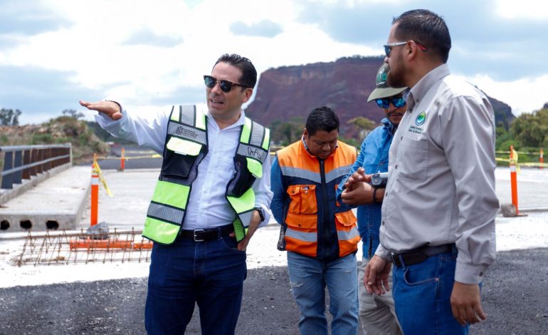 Más de 33 mil árboles y plantas darán vida al segundo anillo periférico de Morelia: Rogelio Zarazúa.