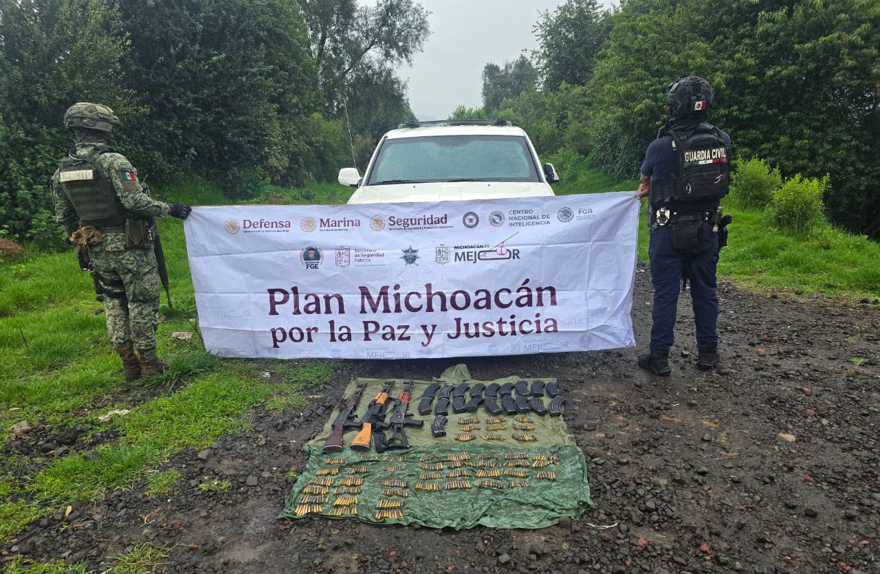 SSP y Defensa aseguran 3 fusiles, 450 municiones y un vehículo en Salvador Escalante.