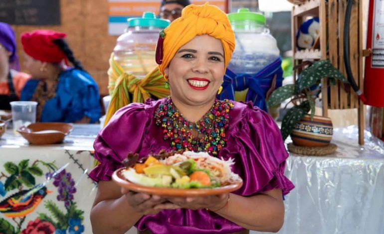 Jalo Futbolero arranca mañana con cocineras tradicionales y partidos en pantalla gigante.
