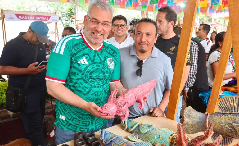 Artesanías, gastronomía y cultura: el «Jalo Futbolero» reúne lo mejor de Michoacán, destaca Bedolla.