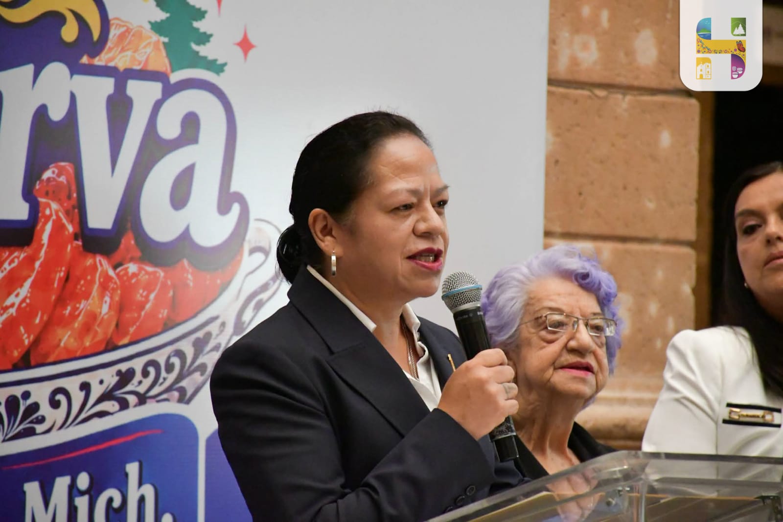 Jeovana Alcántar y Teresita Herrera respaldan a artesanos para proteger la Feria de la Conserva de Hidalgo