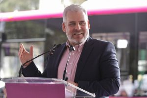Morebús agilizará transporte de 76 mil usuarios diarios en Morelia: Bedolla.