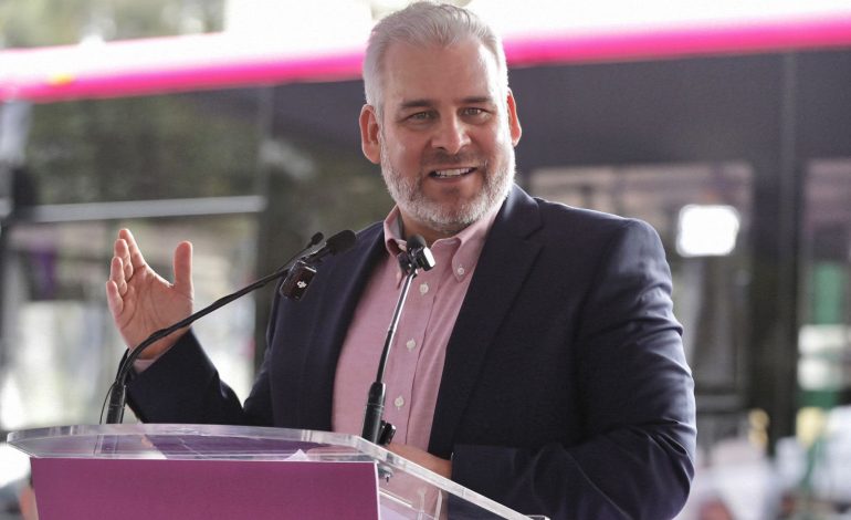 Morebús agilizará transporte de 76 mil usuarios diarios en Morelia: Bedolla.