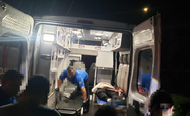 TRES PERSONAS LESIONADAS TRAS CHOQUE CONTRA OBJETO FIJO EN AVENIDA MORELOS ORIENTE.