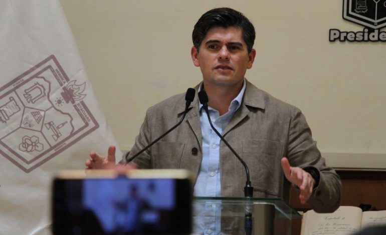 Toño Ixtláhuac prioriza su responsabilidad como alcalde; analizará eventual participación en proceso interno.