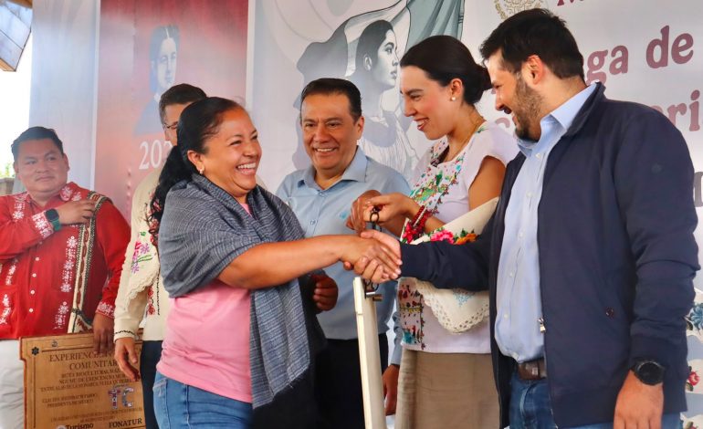 Federación entrega apoyos de hasta 500 mil pesos a cocineras tradicionales y comunidades de 22 municipios.
