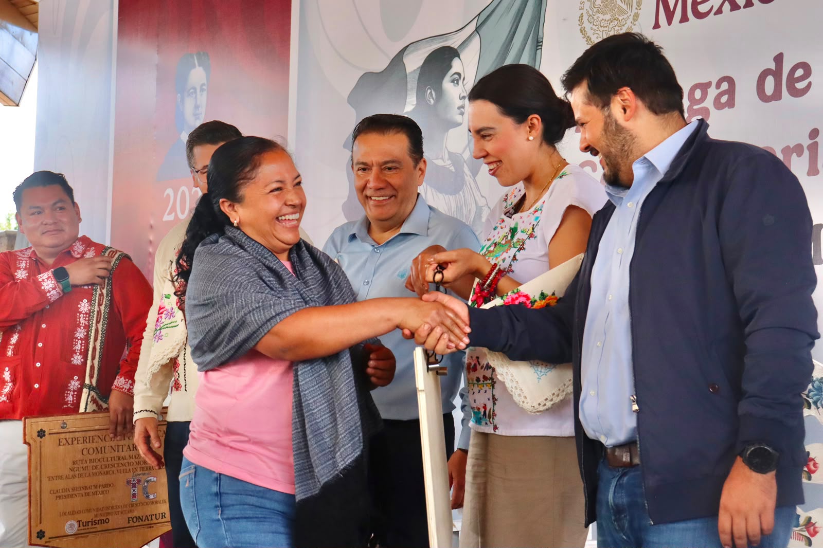 Federación entrega apoyos de hasta 500 mil pesos a cocineras tradicionales y comunidades de 22 municipios.