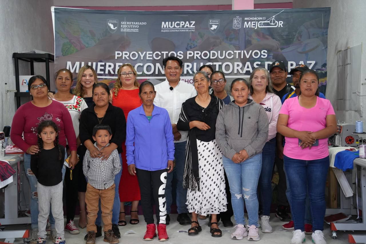 Nuevo taller de confección abre oportunidades productivas para mujeres de Erongarícuaro