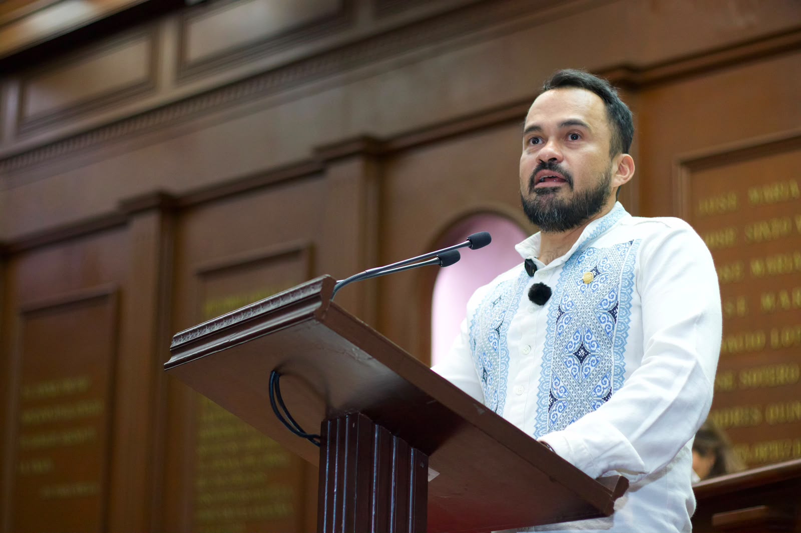 Presenta Hugo Rangel iniciativa para regular el transporte masivo y por cable en Michoacán