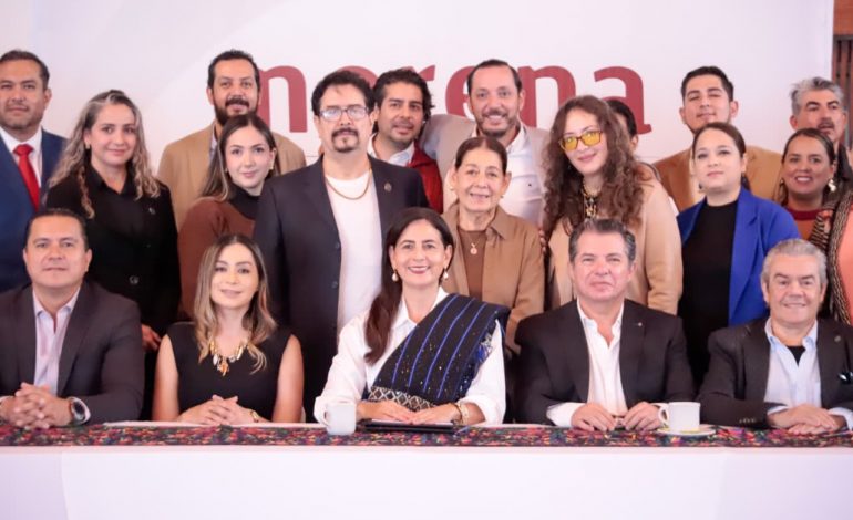 Gaby Molina dialoga con profesionistas para fortalecer la Transformación en Michoacán