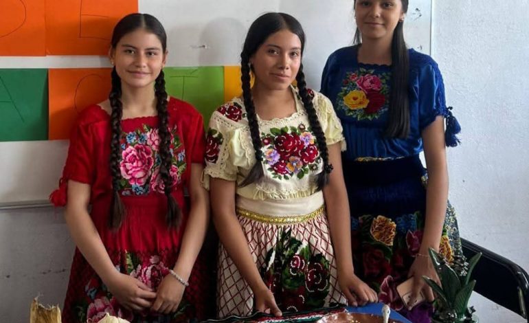 Más de 700 estudiantes del Cecytem concluyen clases de lenguas originarias