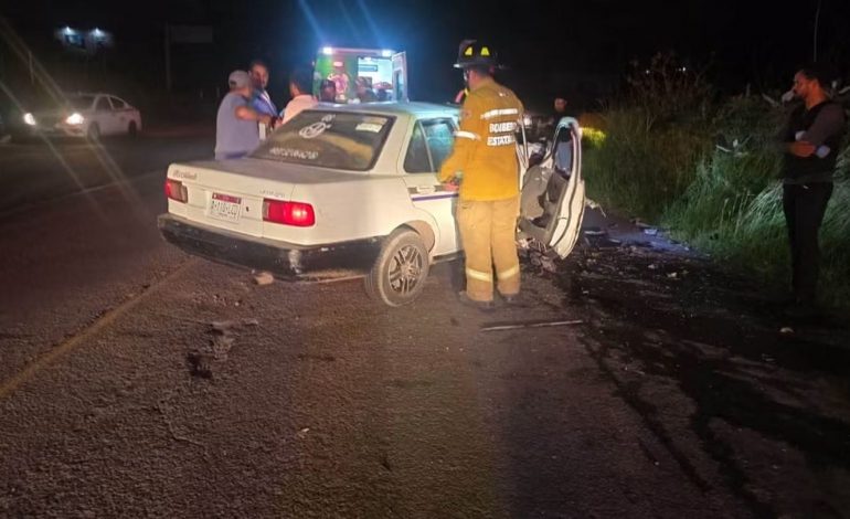 Fuerte choque y volcadura movilizan a cuerpos de emergencia en Atapaneo