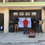 Cateo de la FGE en Paracho deja un detenido; aseguran armamento y rescatan un mono araña en condiciones de maltrato