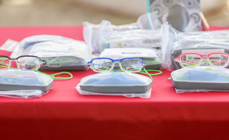 Más de 87 mil estudiantes recibirán lentes gratuitos
