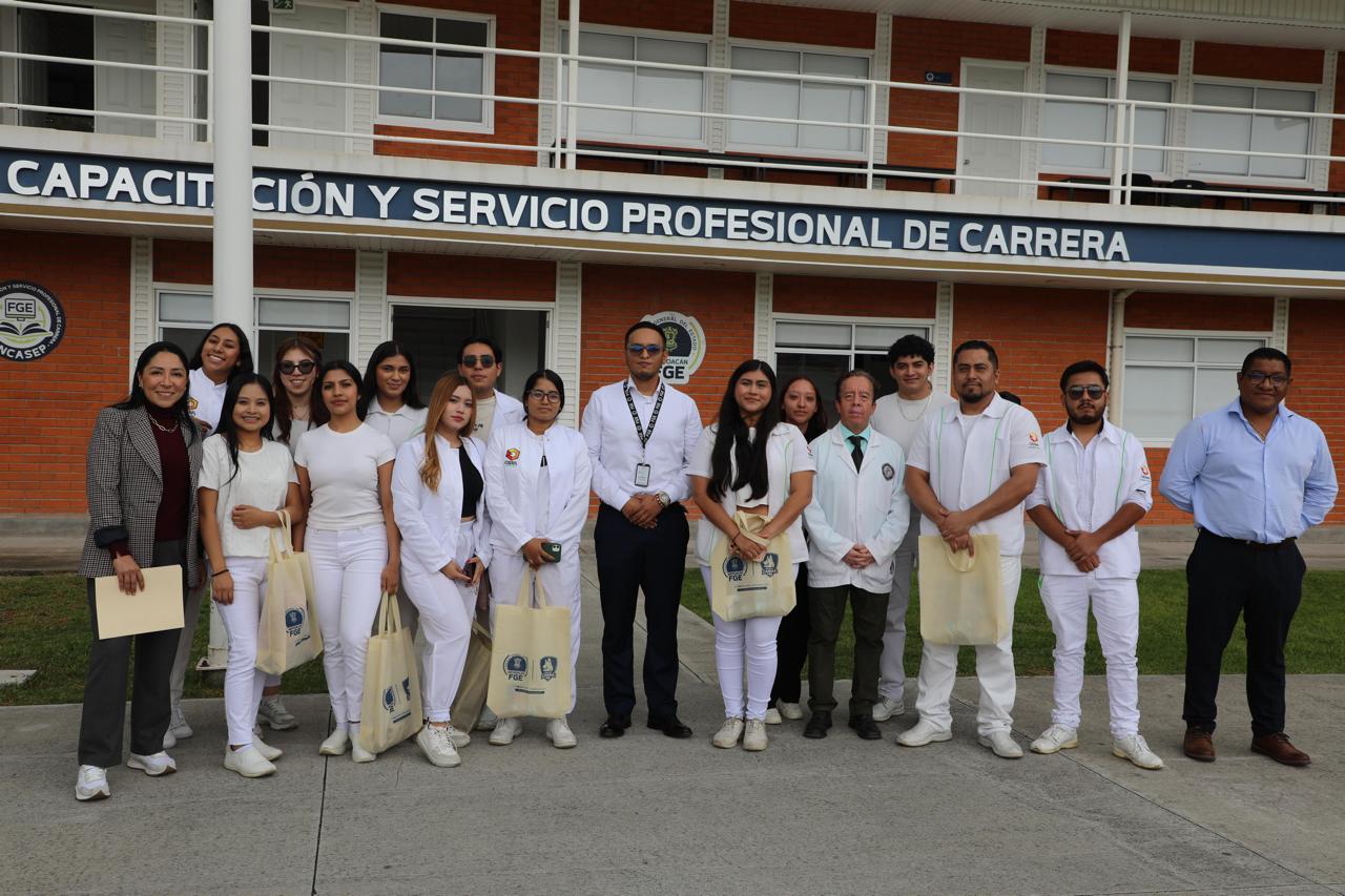 FGE fortalece la formación académica de estudiantes de Odontología mediante visita guiada