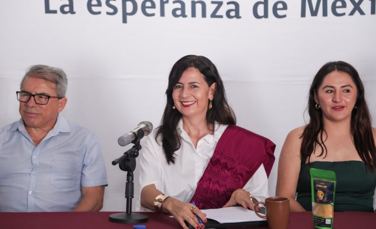 Sectores productivos construyen agenda económica con Gaby Molina