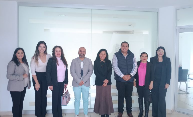 Director de unidad profesional se reúne con directivos de prepas