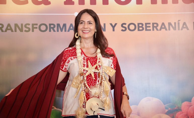 Campesinos siembran bienestar para Michoacán: Gaby Molina