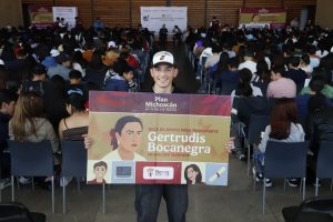 Con apoyo de la federación, más de 840 mil estudiantes reciben becas: SEE