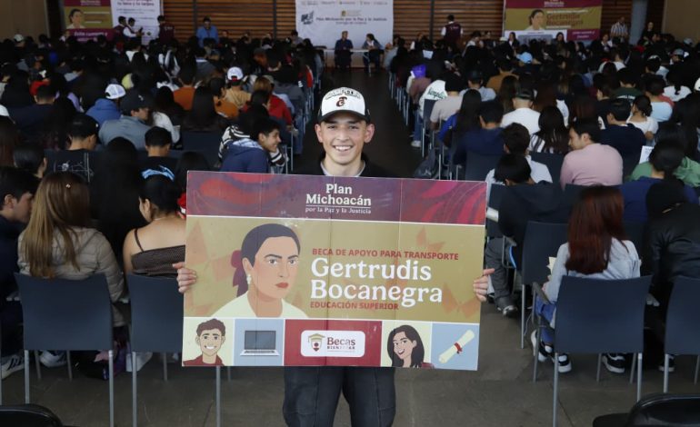 Con apoyo de la federación, más de 840 mil estudiantes reciben becas: SEE