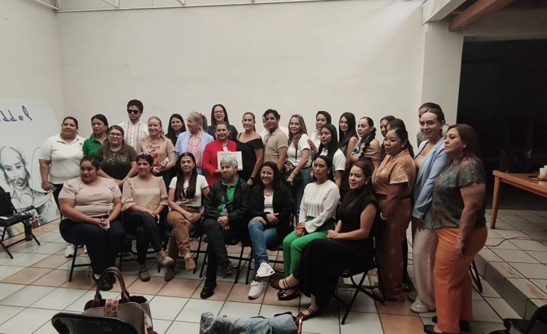 Fortalece FGE la atención a víctimas de violencia vicaria con acciones de capacitación en Uruapan