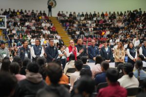 YARABÍ ÁVILA DA LA BIENVENIDA A MÁS DE DOS MIL 600 ASPIRANTES A LA UMSNH