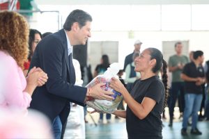 Alfonso Martínez Alcázar pone en marcha programa “Alimentación para el Bien Común”